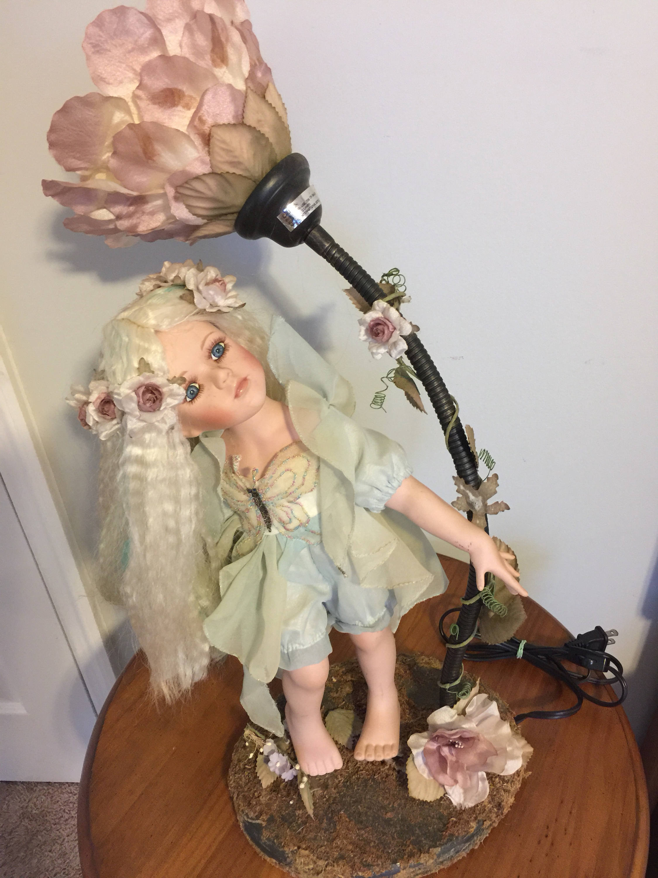 Duck House heirloom Vintage fairy porcelain doll lamp