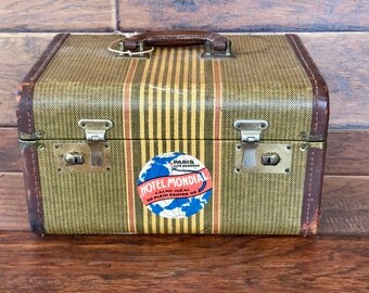 Old VIntage Tweed Train Case - Hand Mirror - Glass Travel Containters - 1940's