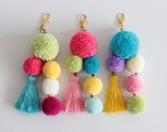 Bag Pom Pom Charm, Pom Pom Keychain, Tassel Keychain, Bag Charm, Handbag Charm, Pompom Keychain, Beach Bag Pom Pom, Gift, Tassel Bag Charm