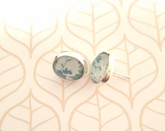 Blue and white flower 12mm glass dome stud earrings