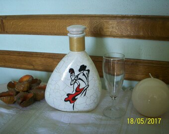 carafe, carafe to the fruit liqueur, carafe to the wine, bottle of the wine