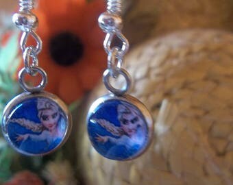 Princess pattern glass cabochon earrings