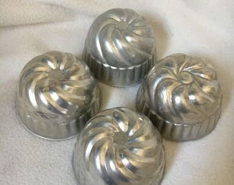 Vintage round jello molds, set of 4