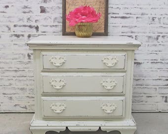 End Table / Nightstand, Distressed White Cottage Style - NS603 Shabby Farmhouse Chic