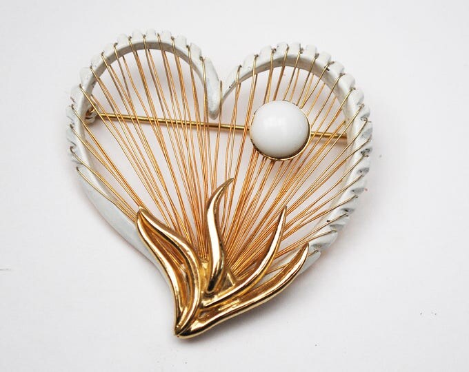 Heart Brooch - Signed Brooks - White milk Glass - Gold wire weave - Mid century pin