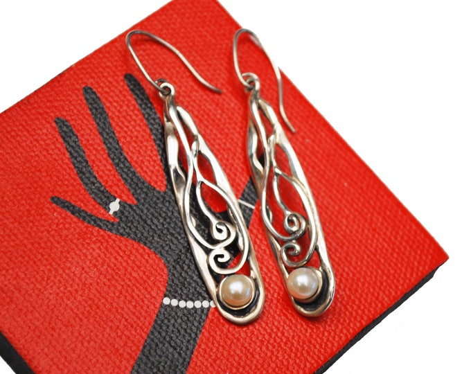 Sterling dangle Earrings - Signed HG Israel - Hagit Gorali - White genuine pearl - Silver filigree - Pierced drop Earrings