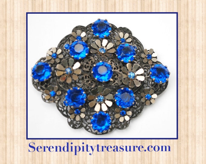 Large Blue Rhinestone Brooch - Flower floral - silver grey Gun metal - Lucite - Diamond shape pin