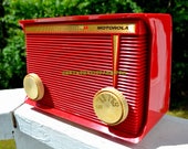 Bluetooth MP3 対応 - アップル レッド レトロ ヴィンテージ 1959 モトローラ モデル A1R-15 真空管 AM ラジオ 完全復元!