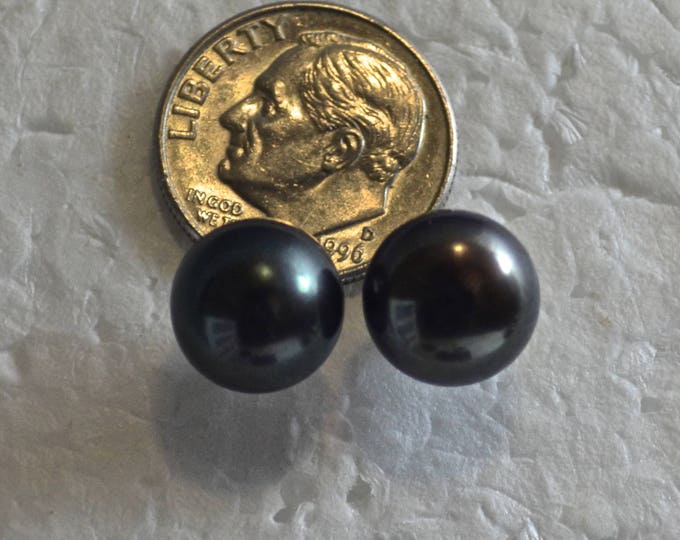 Tahitian Pearl Studs, 9-10mm Round, Natural, Set in Sterling Silver E1106