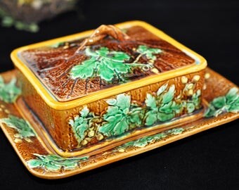 Beautiful Majolica Cheese Dish, Butter Dish, Ivy, Excellent Condition, Outstanding piece of majolica, Fabulous Gift, Majolica pottery, #1620
