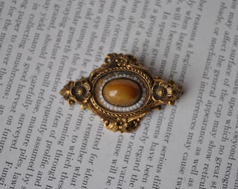 Vintage Glass Cabochon Brooch - 1950s Pin, Repousse Flowers, Pearls