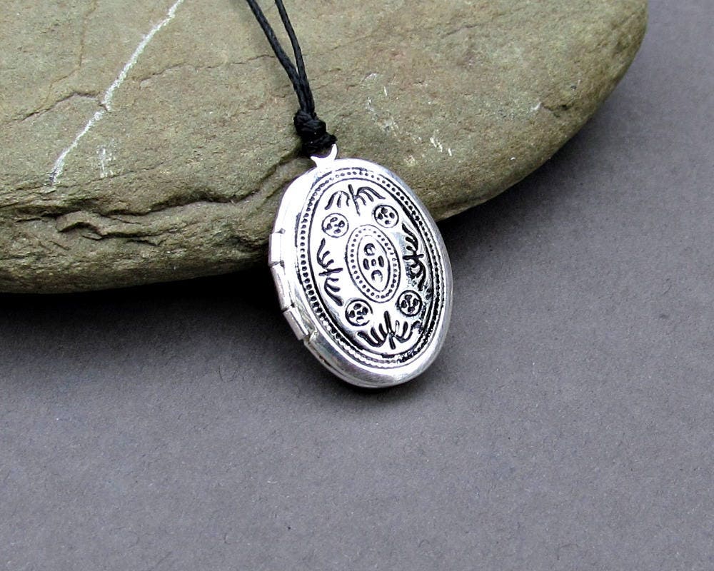 Tiny Oval Locket Necklace Pendant, Silver Mens Simple Locket Necklace