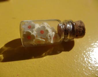 PENDANT JAR FULL OF WHITE POLYMER CLAY FLOWERS