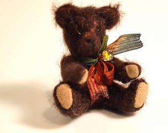Miniature teddy bear, dollhouse teddy bear, artist bear, dollhouse accessory, Blythe doll accessory, tiny teddy bear, Eclectic Wandering