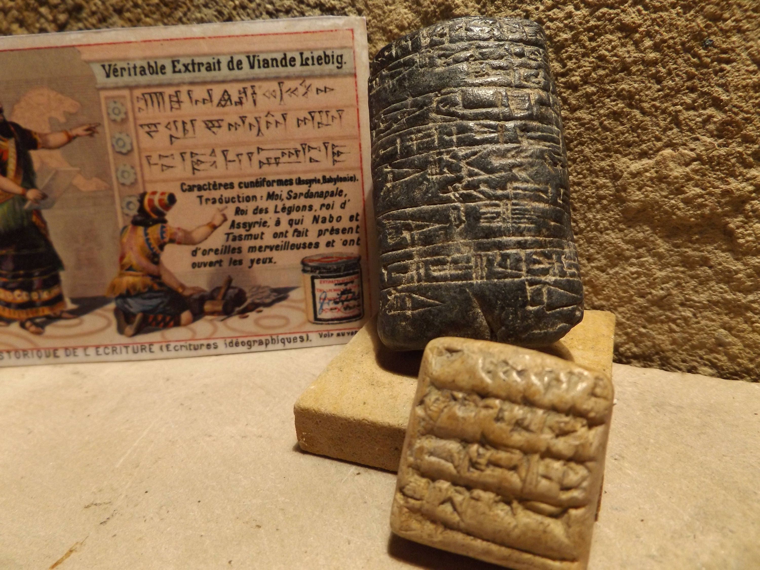 Sumerian alphabet translator image