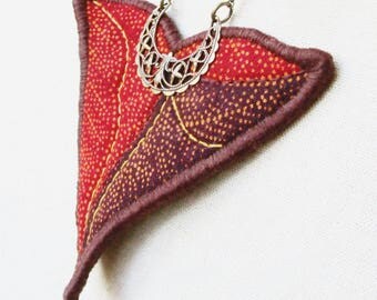 Necklace embroidered textile sheet Foliem