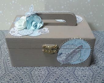 Wooden box with handle scrappee linen and blue in a shabby chic to customize