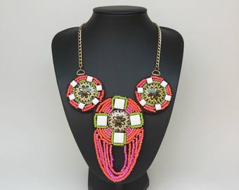 Hot pink necklace / hot pink beaded necklace / hot pink bridesmaid necklace / hot pink jewelry / statement necklace / dark pink necklace