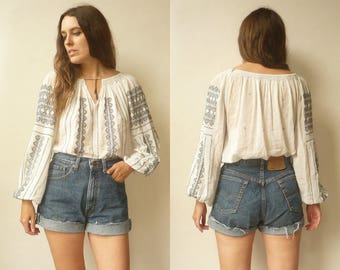 90's Levi's 554 Vintage High Waisted Distressed Blue Denim Shorts Cut Offs Waist 31"