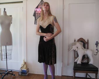 1920's Chocolate Silk Velvet Dress w/ Ecru Lace sz Sm