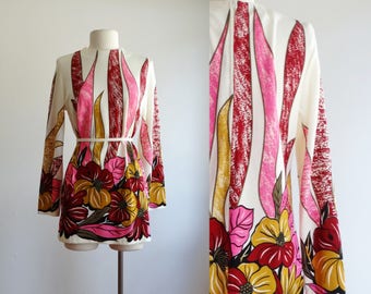 60s mod floral mini dress - 1960s vintage scooter dress - shift tunic short skirt - 1970s 70s polyester knit - psychedelic hippie boho vtg