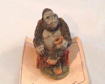 Sitting Gorilla 1986 Figurine United Design Itty Bitty World Critters Miniature Vintage Collectibles