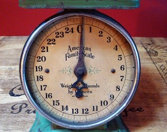 Vintage Green 25 Lb. Kitchen Scale by American Family Scale Co., ca. 1950s