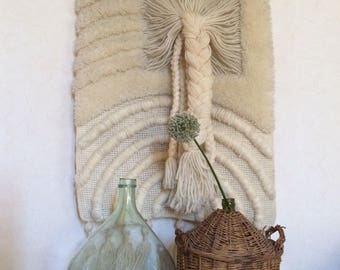 Très Grande tenture murale vintage / Macramé en laine beige clair/ boho french vintage wall hanging/ Suspension XL bohème (1 mètre x 65 cm)