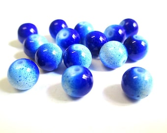 10 two-tone blue glass beads 8mm (P-1)