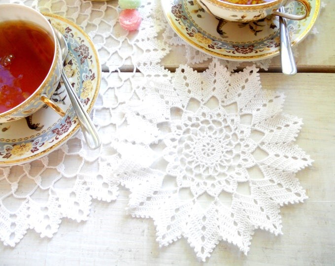 1 Doily and 2 Coasters, Crochet Teatimes Set, White Crochet Doilies and Coasters Set, Gift Set of 2, Gift Set for Sisters, Tea Drinking Set