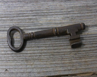 Large old iron skeleton key, 4-1/4 inches long