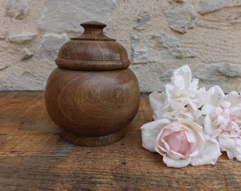 Box with lid - handicraft, wooden round