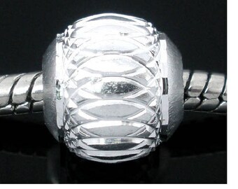 Set of 6 round beads silver patterned 10 mm