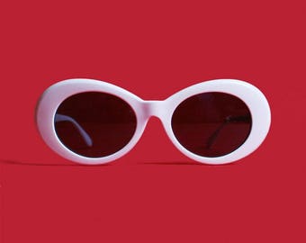 Vintage Round Kurt Cobain Style Sunglasses - Nirvana Circle Jackie Onasis Large White Frame Music Festival Gear Costume Retro Sunnies