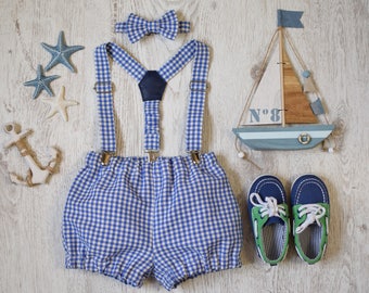 Cake smash outfit Baby boy 1st birthday outfit Blue and white gingham linen bloomers suspender bow tie set Baby diaper cover Family photo