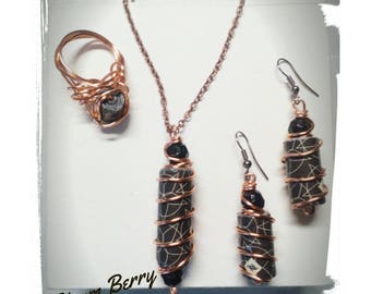 Elegant paper and wire sets