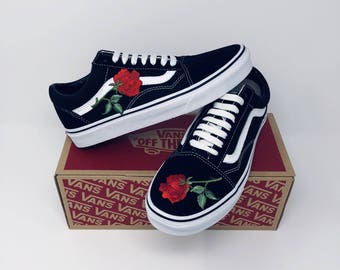 chaussure vans avec des rose rouge chaussure vans avec des rose rouge