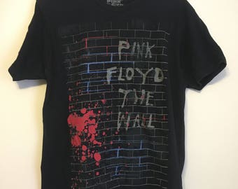 pink floyd shirt the wall