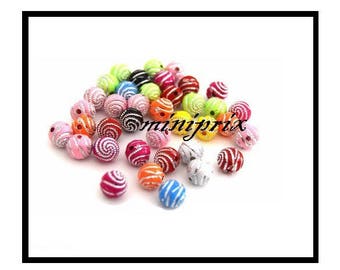 X 10 acrylic spiral round beads 8mm, mix colors.