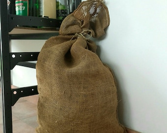 Bag in Burlap, trimmed with straw, sisale link