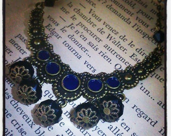 moon shape pendant necklace Navy Blue and black