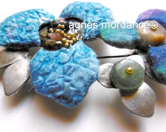 Brooch or pendant "Circe" 6cm - felted wool and metal - unique