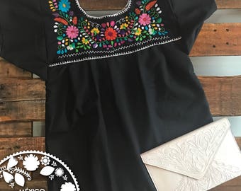 Blouse embroidered Tehuacán by hand