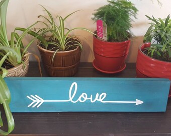 Love arrow sign rustic decor
