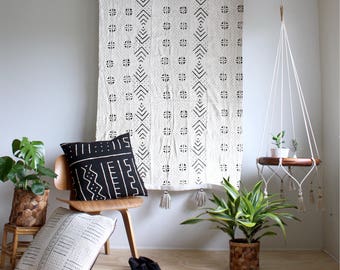 White Mud Cloth Tapestry, Large Wallhanging, African Mudcloth Wall Hanging, Geometric Wall Art, Tassel Throw Tapestry, Bohemian Home Decor