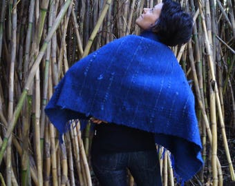 Pezzettino di cielo / mantella / poncho / tessuto a mano / lana islandese / botton ceramic / albero / inverno