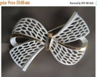 25% Off White Enamel Bow Brooch Pin