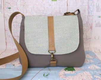 Utah -- Crossbody messenger bag - Crossover purse - Travel purse - Summer purse - Vegan- Medium- Canvas -Mint herringbone - Ready to ship
