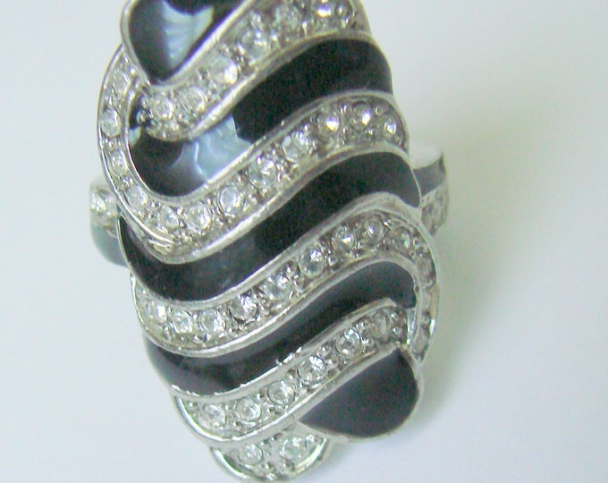 Vintage Rhinestone Black Enamel Cocktail Ring / Size 7 / Silver / Jewelry / Jewellery / CIJ Sale 20% Coupon Code (CIJSALE2)