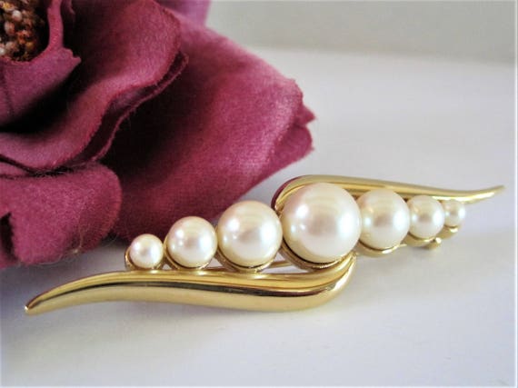 Monet Pearl Brooch - Wedding Clip - Faux Pearl Bar Pin